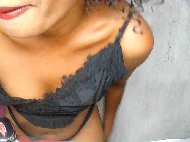 BelleValeur Live Webcam on BongaCams