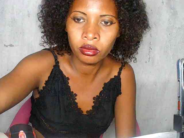 BelleValeur Live Webcam on BongaCams