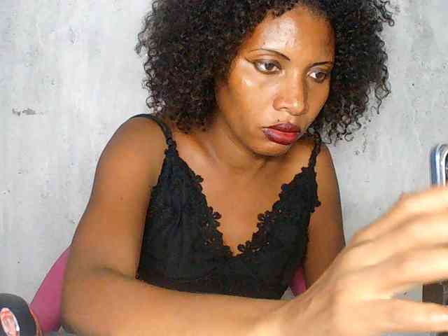 BelleValeur Live Webcam on BongaCams