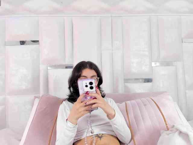 im-molly-angel im-molly-angel