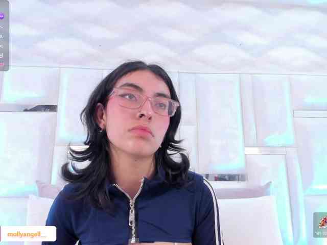 im-molly-angel im-molly-angel