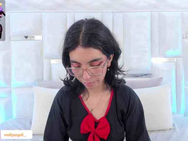 im-molly-angel im-molly-angel