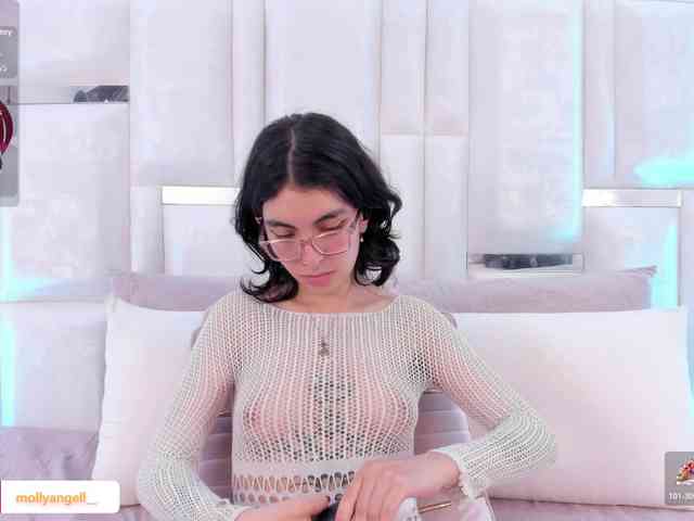 im-molly-angel im-molly-angel