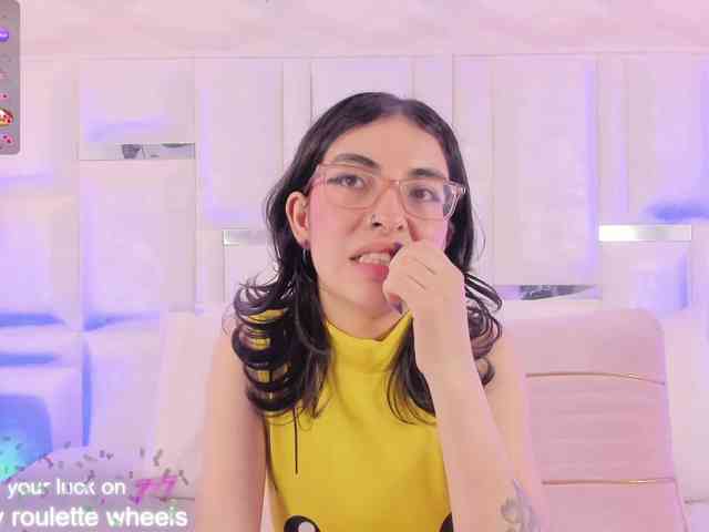 im-molly-angel im-molly-angel