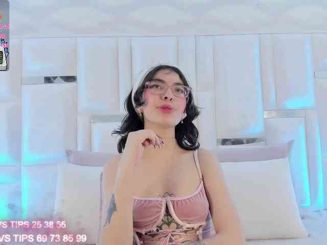 im-molly-angel im-molly-angel