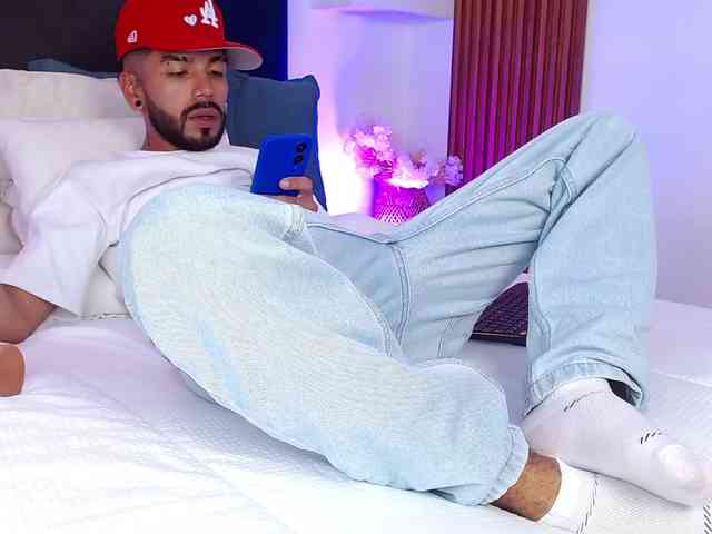 AngelBacker Live Webcam on BongaCams