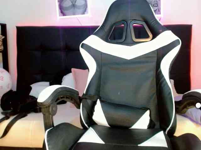 Emily-vill Emily-vill