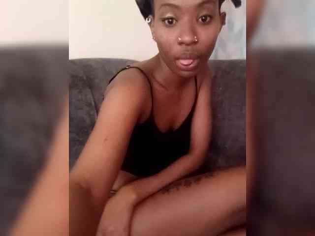 Mimi-lahst22 Live Webcam on BongaCams