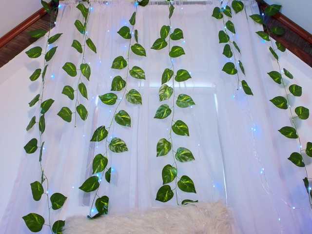 lucia-sweeet's BongaCams show and profile