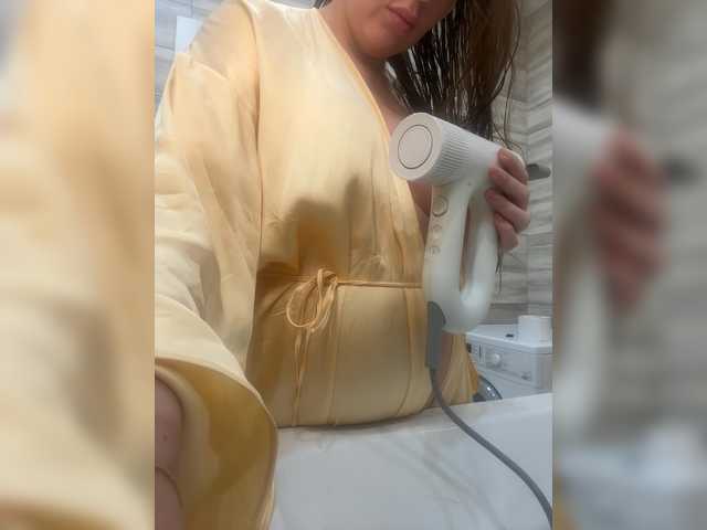 irisik – webcam model profile photo