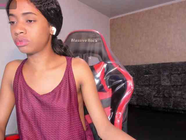 BrizzaH033 webcam