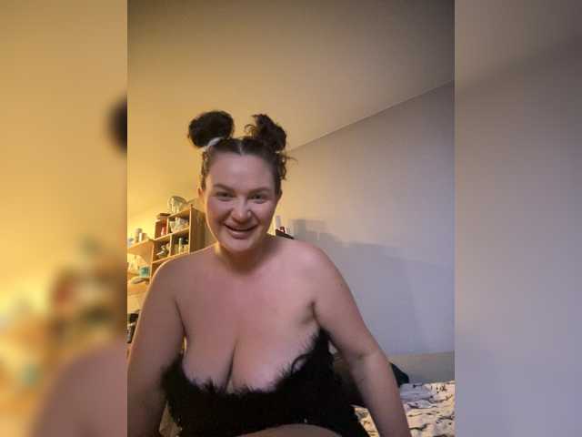 Mollekiss from BongaCams