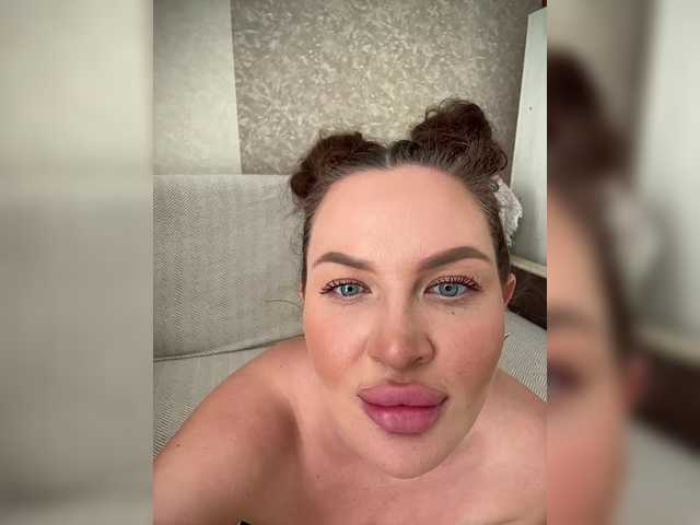 Mollekiss from BongaCams