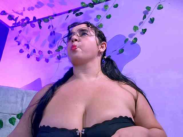 Lorena-Adamsx webcam