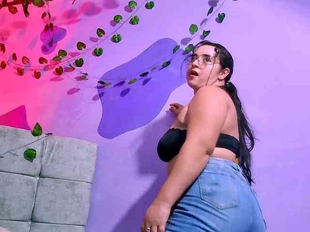 Lorena-Adamsx webcam