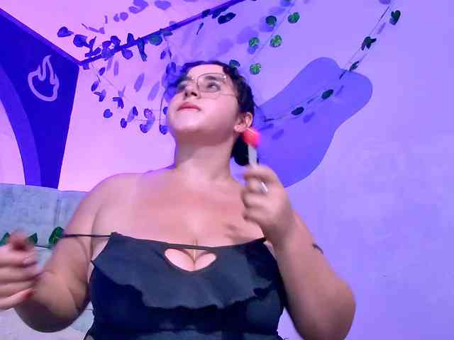 Lorena-Adamsx webcam