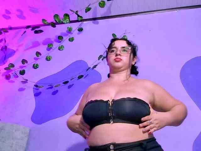 Lorena-Adamsx webcam