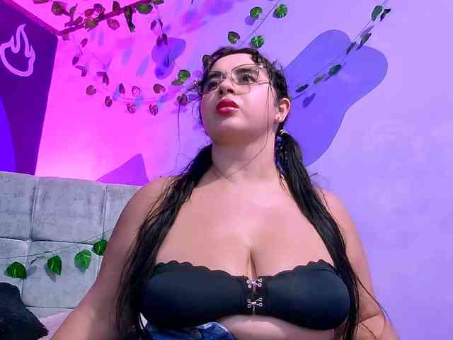 Lorena-Adamsx webcam