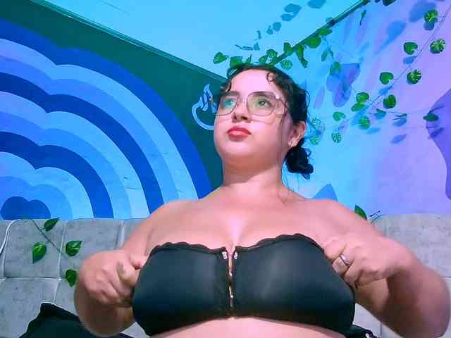 Lorena-Adamsx webcam