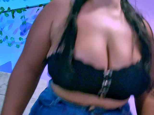 Lorena-Adamsx webcam