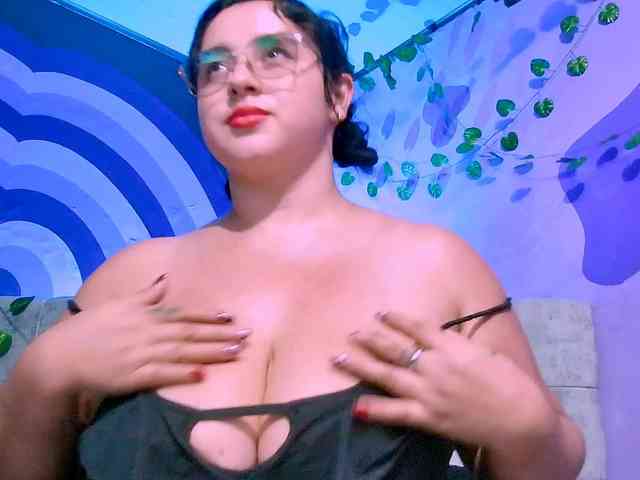 Lorena-Adamsx webcam