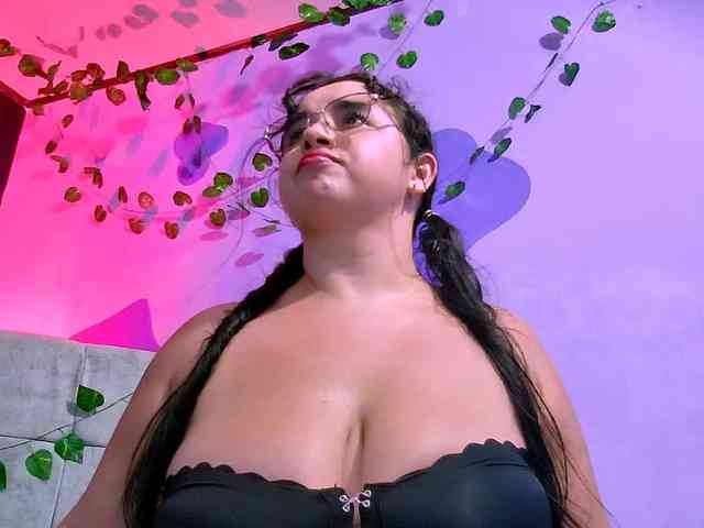 Lorena-Adamsx webcam