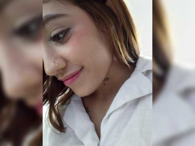 CloeBonet's BongaCams show and profile