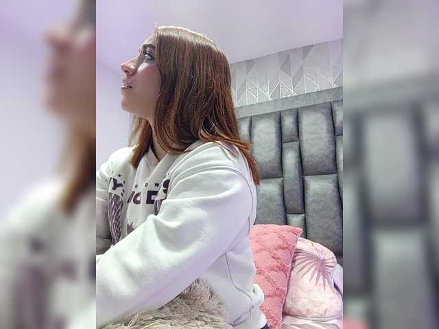 CloeBonet's BongaCams show and profile