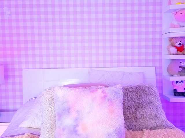 CloeBonet's BongaCams show and profile