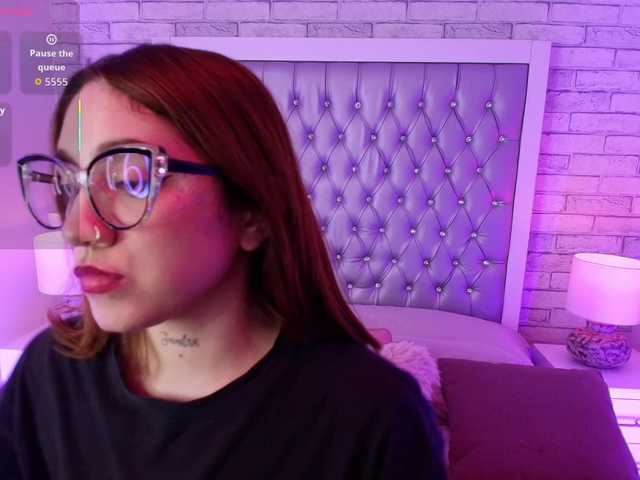 CloeBonet's BongaCams show and profile