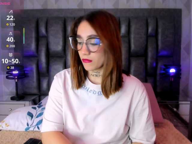 CloeBonet's BongaCams show and profile