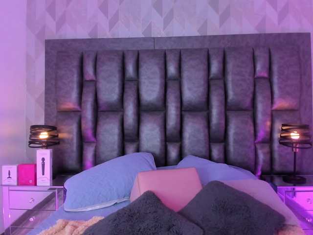 CloeBonet live cam profile