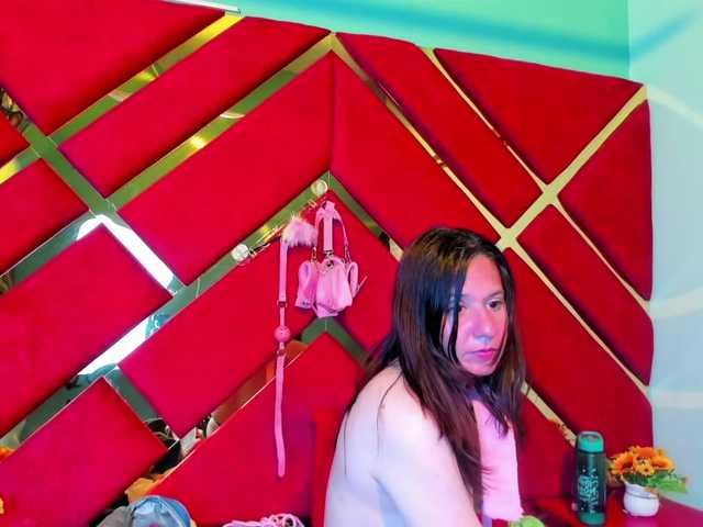 KylieBloom's BongaCams show and profile