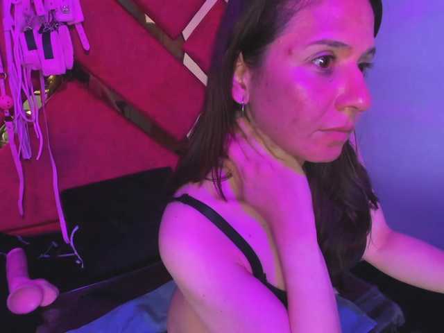 KylieBloom's BongaCams show and profile