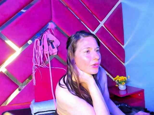 KylieBloom Live Webcam on BongaCams