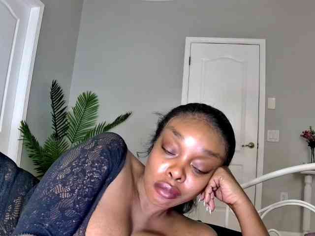 Ataliahh Live Webcam on BongaCams