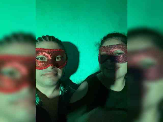 Kisses-of-fire webcam