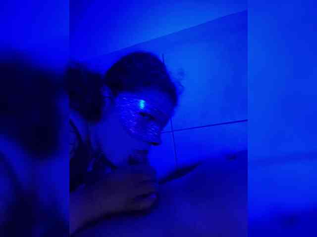 Kisses-of-fire webcam