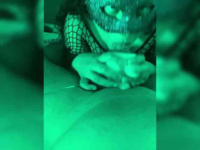 Kisses-of-fire webcam