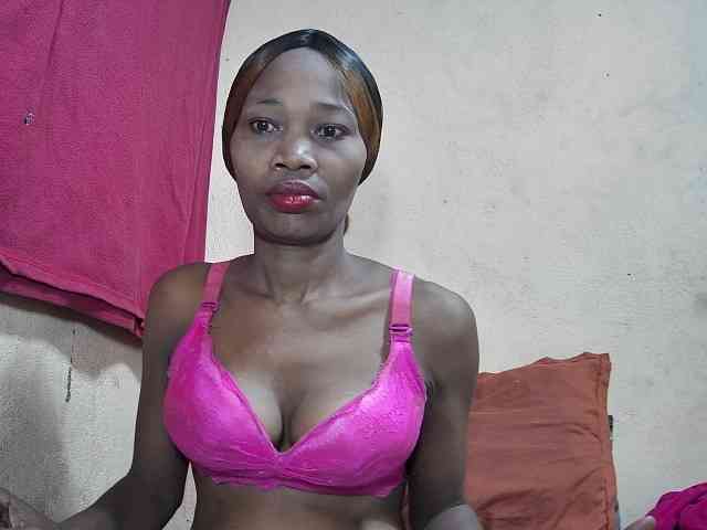 jenah2 Live Webcam on BongaCams