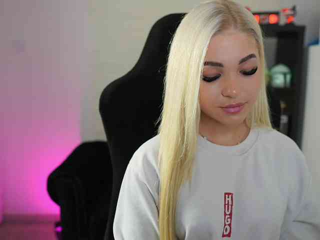 caramellangel Live Webcam on BongaCams