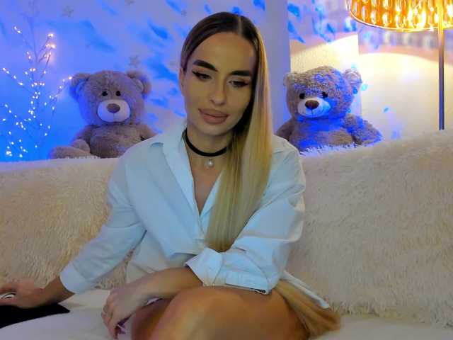 FeralFoxy – webcam model profile photo