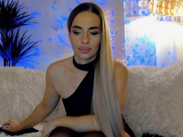 FeralFoxy's BongaCams show and profile