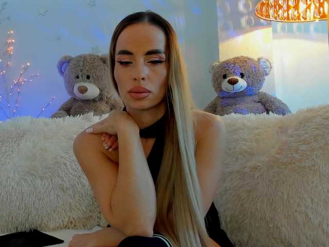 FeralFoxy's BongaCams show and profile