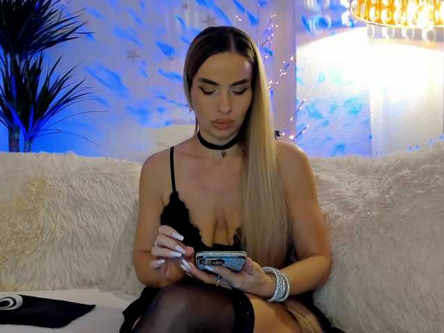 FeralFoxy's BongaCams show and profile