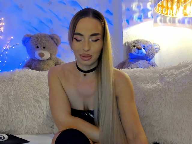 FeralFoxy's BongaCams show and profile