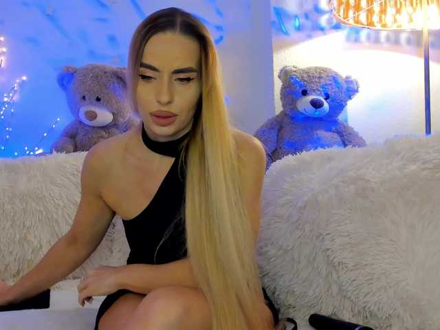 FeralFoxy's BongaCams show and profile