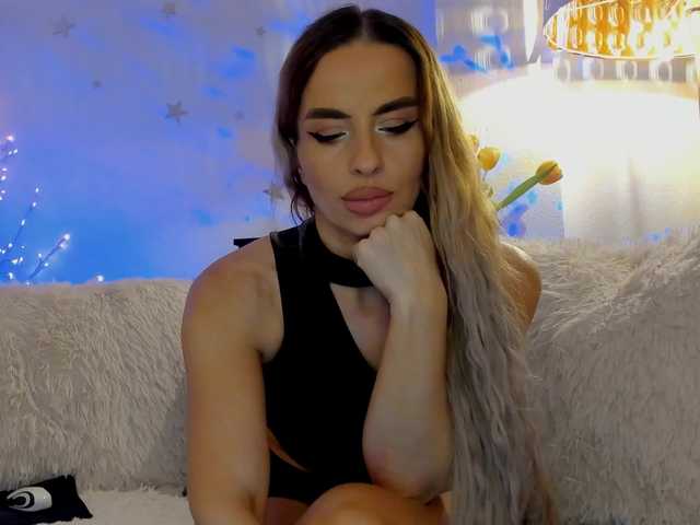 FeralFoxy's BongaCams show and profile