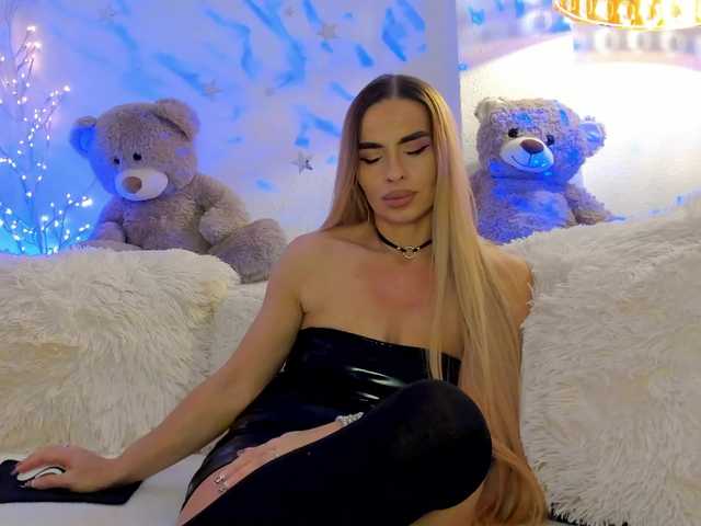 FeralFoxy – webcam model profile photo