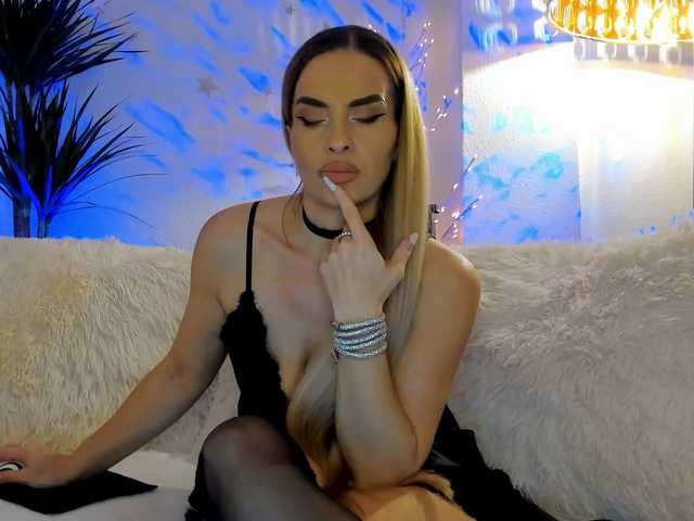 FeralFoxy's BongaCams show and profile